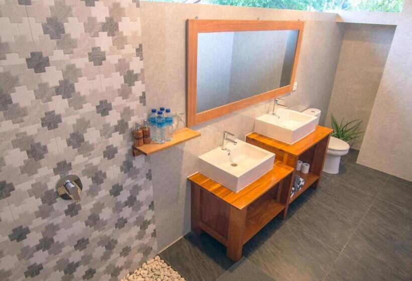 فندق Coco Breeze Spa