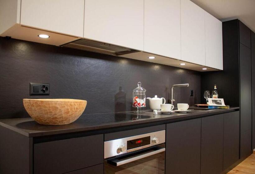 فندق Osteria Bäkar