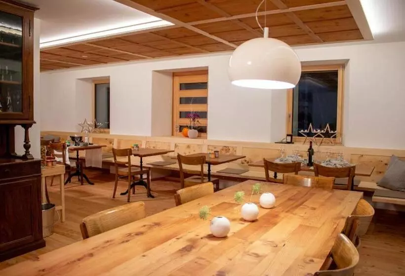 هتل Osteria Bäkar