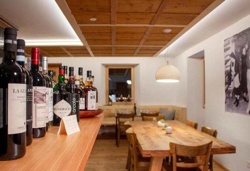 فندق Osteria Bäkar