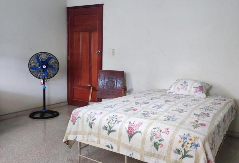 פנסיון Don Fran S Hostel