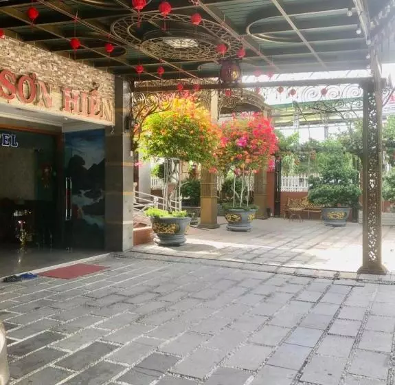 هتل Khách Sạn Sơn Hiển
