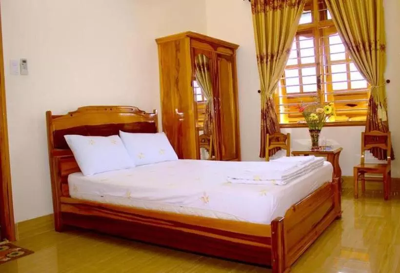 هتل Khách Sạn Sơn Hiển