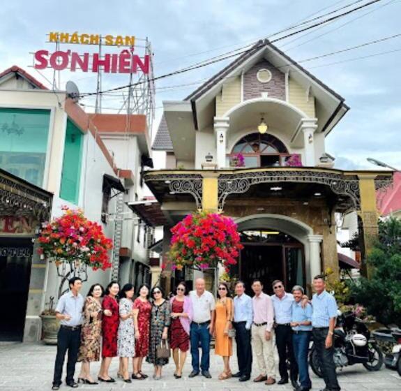 هتل Khách Sạn Sơn Hiển