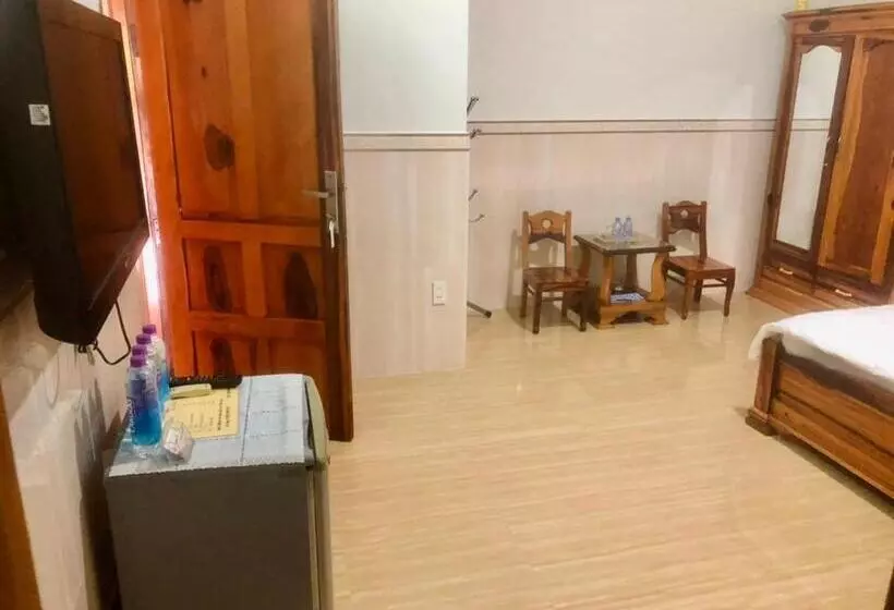 هتل Khách Sạn Sơn Hiển