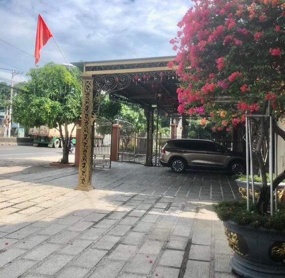 هتل Khách Sạn Sơn Hiển