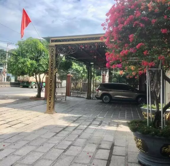 هتل Khách Sạn Sơn Hiển