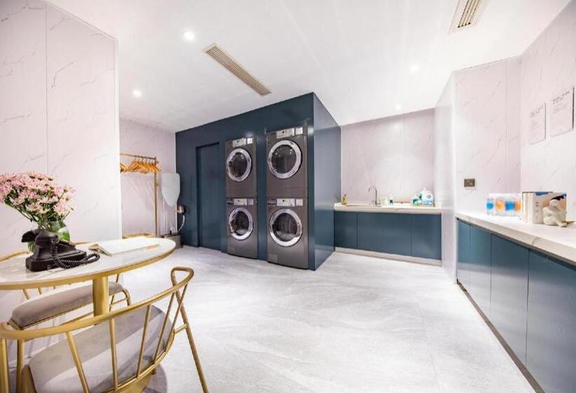 Atour Hotel Nanjing Station North Square