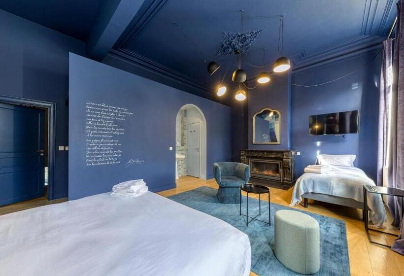 تختخواب و صبحانه L Atelier K