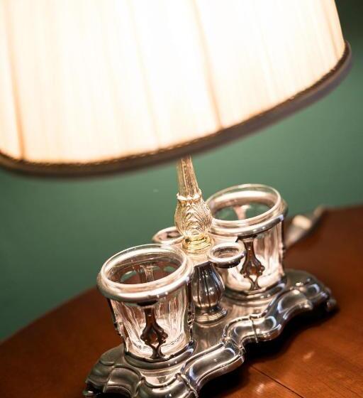 تختخواب و صبحانه L Atelier K