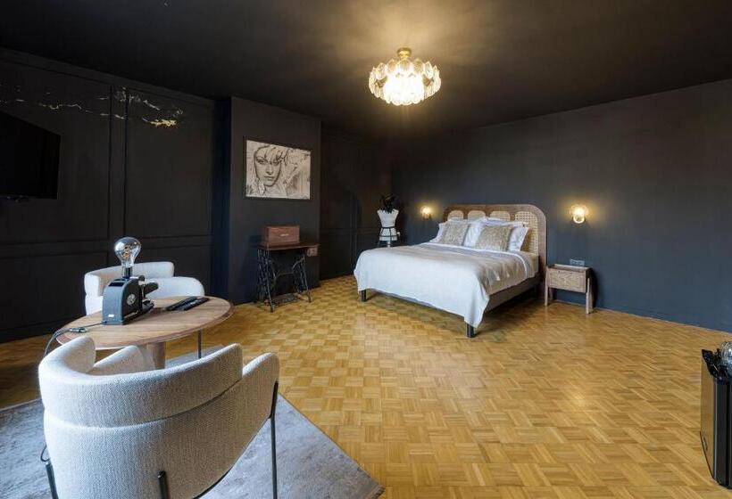 تختخواب و صبحانه L Atelier K