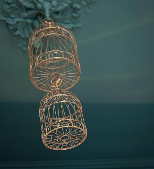 تختخواب و صبحانه L Atelier K