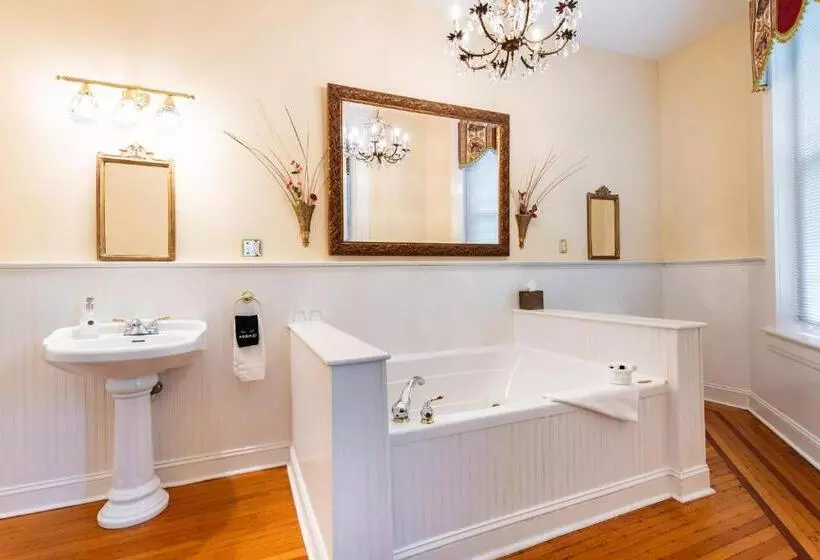 Dupont Mansion Bed & Breakfast