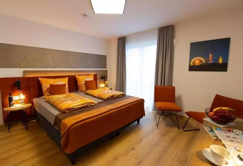 Hotelli Gasthaus Karpfinger