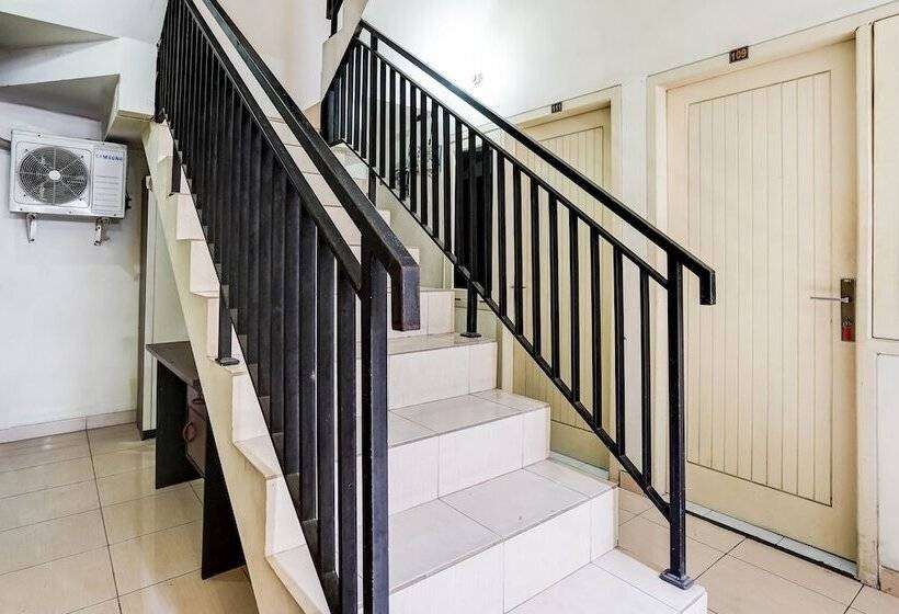 Otel Oyo 91361 Benlin D Kost