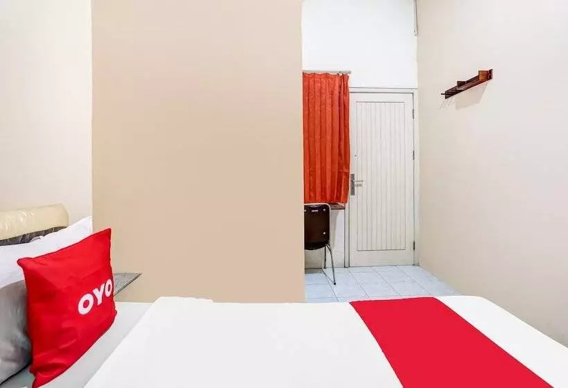 ホテル Oyo 91361 Benlin D Kost