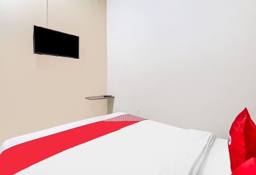 Otel Oyo 91361 Benlin D Kost