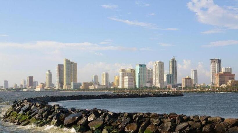 Отель Reddoorz @ P3k Suites Manila