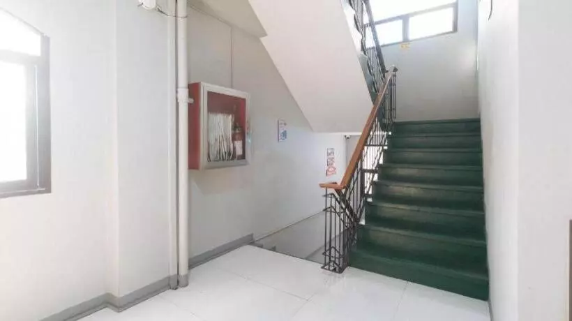 هتل Reddoorz @ P3k Suites Manila