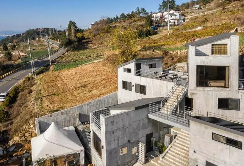 Majatalo Beotkkotgil Jinaseo