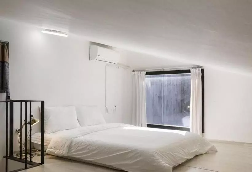 Majatalo Beotkkotgil Jinaseo