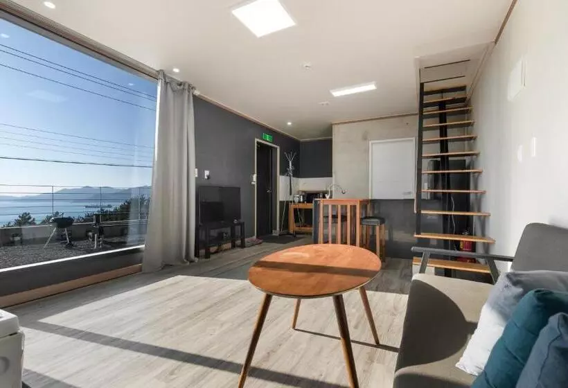 Majatalo Beotkkotgil Jinaseo