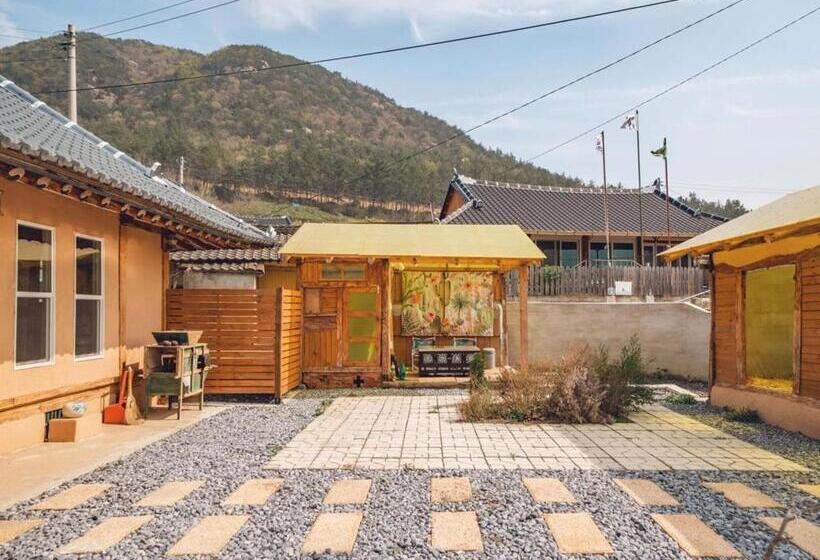 Пансион Goheung Namsoonjae Hanok Stay