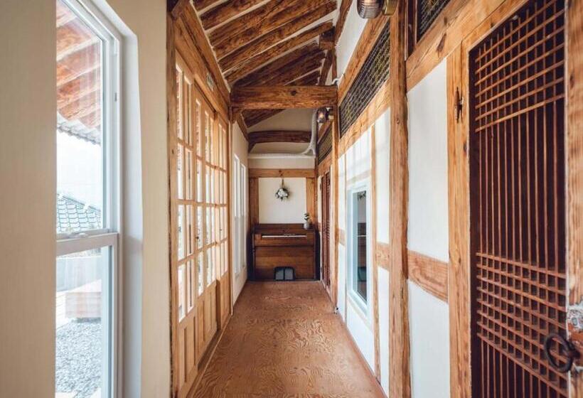 Пансион Goheung Namsoonjae Hanok Stay