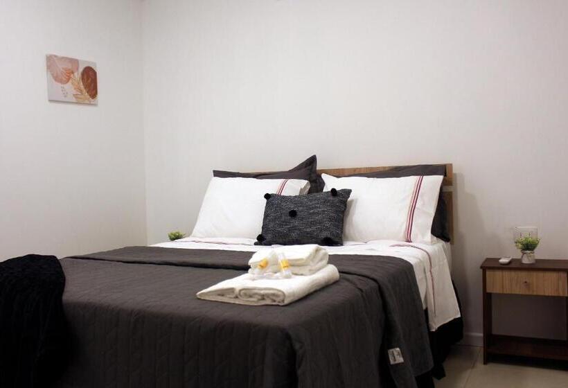 بنسيون Hostal El Valle