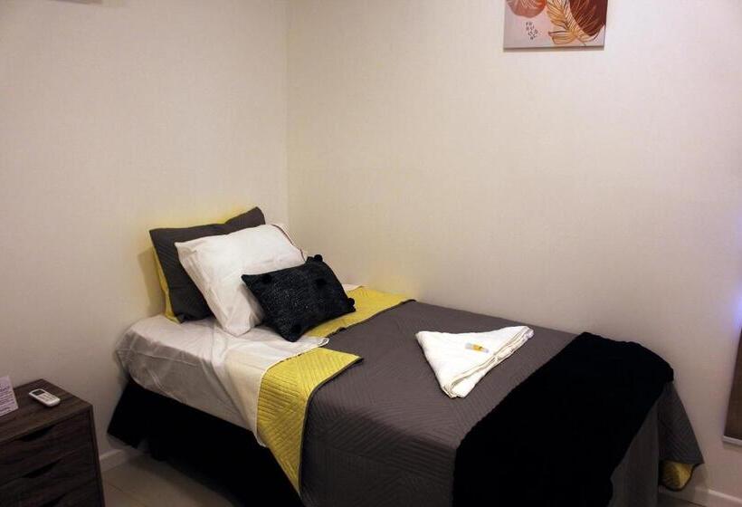 بنسيون Hostal El Valle