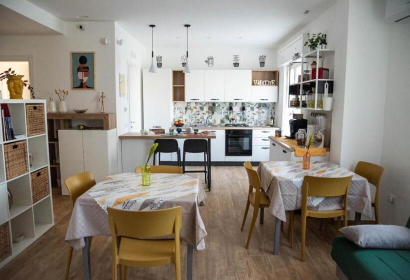 Пансион Koinè Comfort Rooms