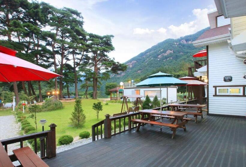 Pensione Sangju Sogrisan Solhyanggipensyeon