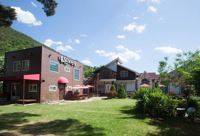 Pensione Sangju Sogrisan Solhyanggipensyeon