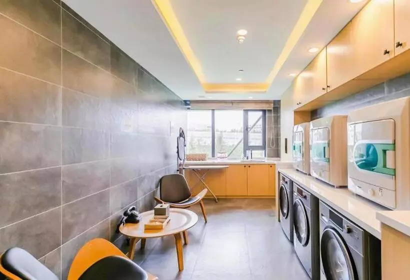 Atour Hotel Shenyang South Railway Station Municipal Government