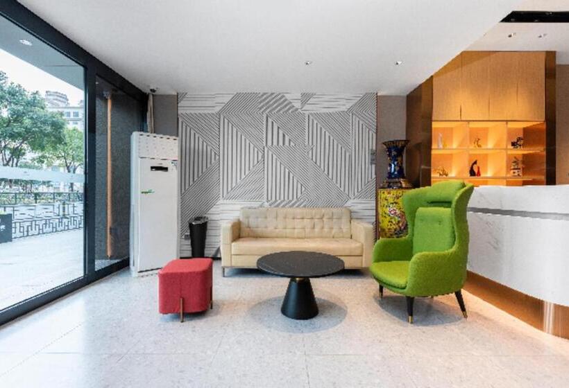 Borrman Hotel Wuhan Hankou Railway Station Metro Station