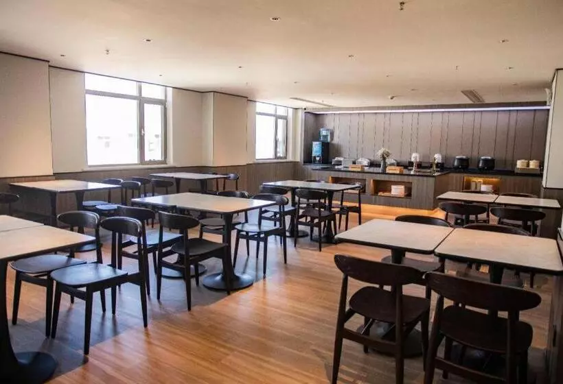 Hanting Hotel Baoding Xiong County Bus Station