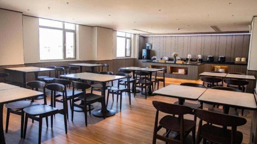 Hanting Hotel Baoding Xiong County Bus Station