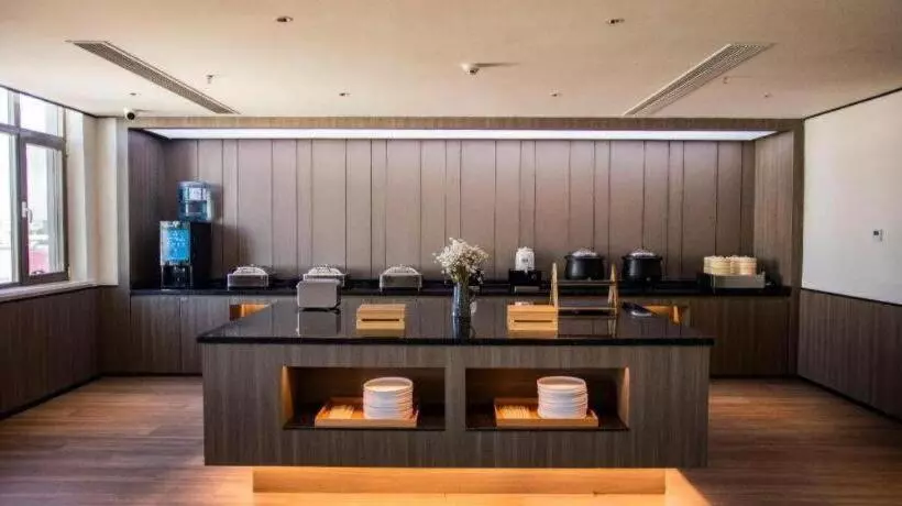 Hanting Hotel Baoding Xiong County Bus Station