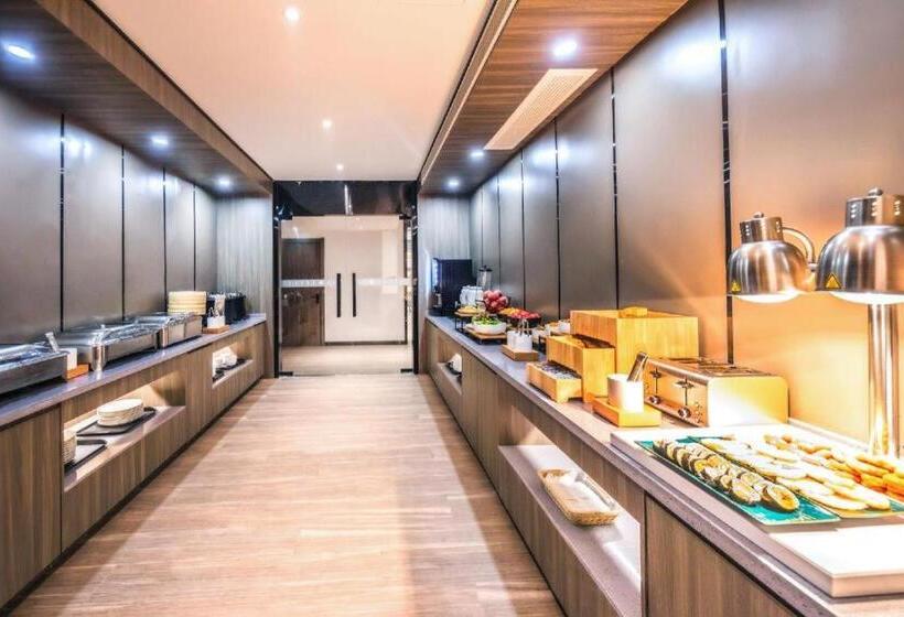 Hanting Hotel Tianjin Chenglindao Metro Station