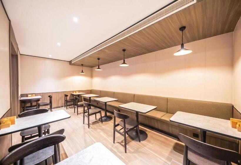 Hanting Hotel Tianjin Chenglindao Metro Station