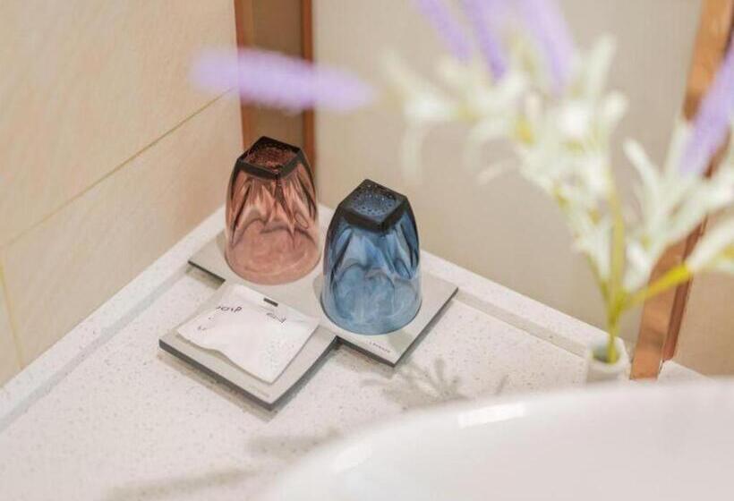 Lavande Hotel Kunming Cuihu Hospital Of Yunnan University