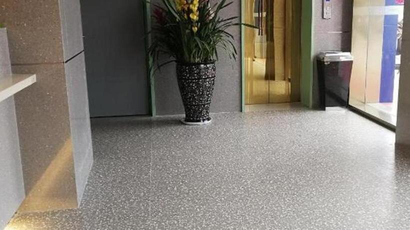 Starway Hotel Qingju Yancheng Railway Station