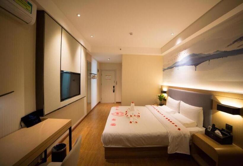 Starway Hotel Zhengzhou Economic Development Zone East Futa Metro Station