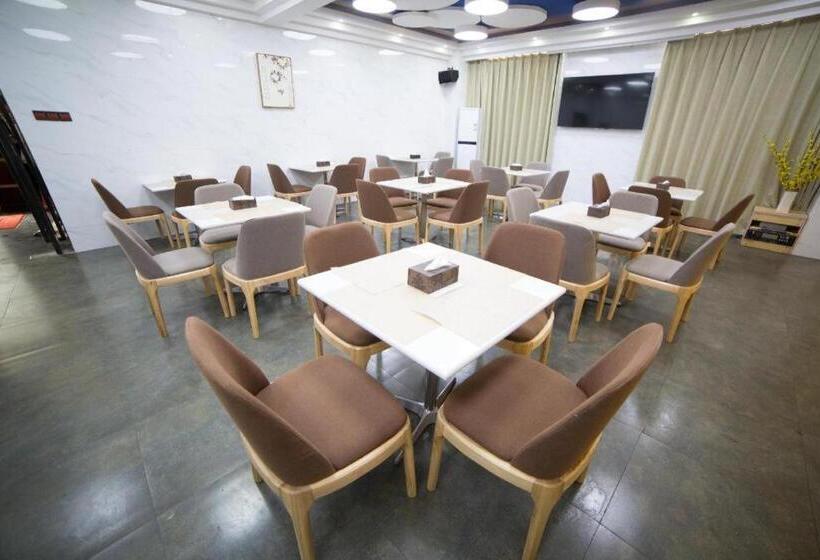 Starway Hotel Zhengzhou Economic Development Zone East Futa Metro Station