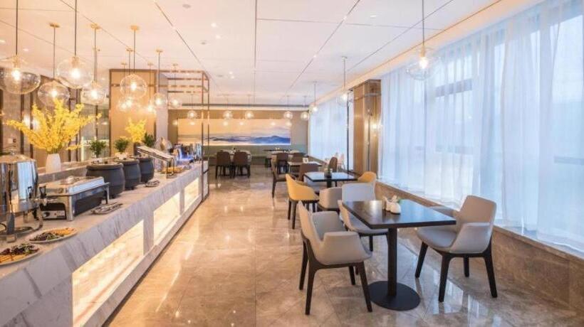 Atour Hotel Huzhou Changxing Changhai Road