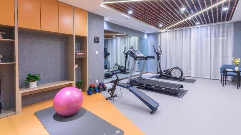 Atour Hotel Huzhou Changxing Changhai Road