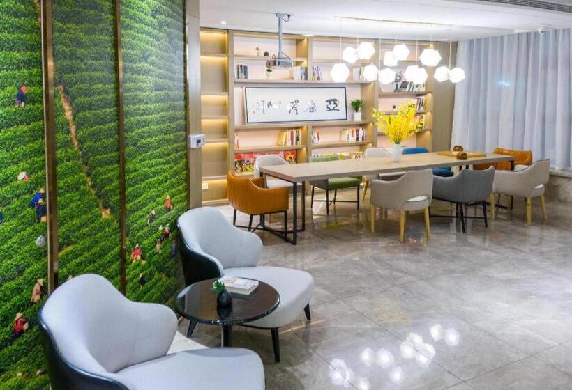 Atour Hotel Huzhou Changxing Changhai Road