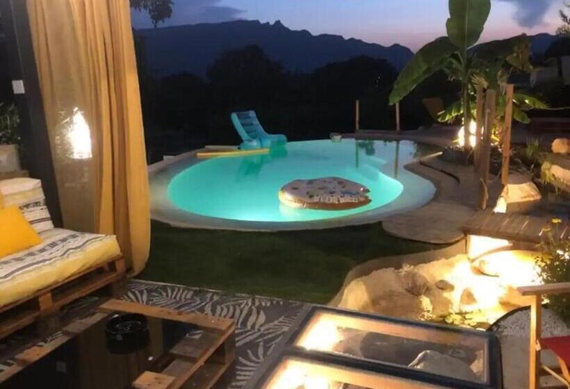 تختخواب و صبحانه La Marc Quize