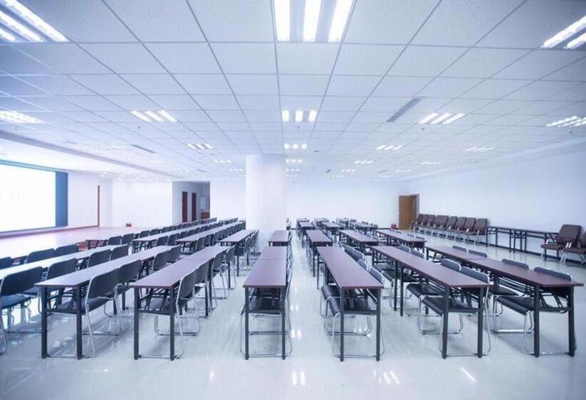 Chonpines Hotels·tianjin South Railway Station