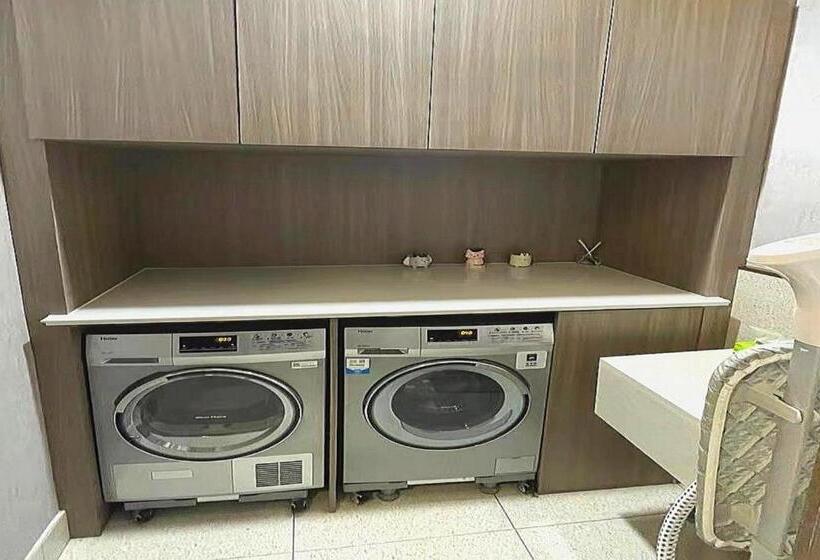 Hanting Hotel Shanghai Qilianshan Road Metro Station